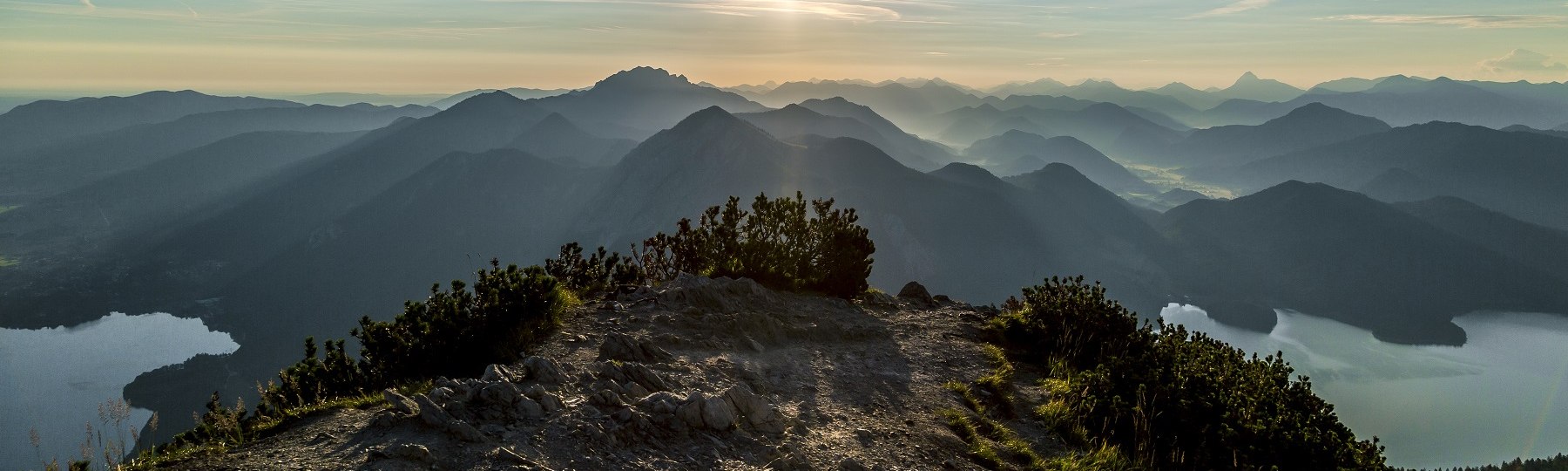 Ausblick Kochel-,Walchensee vom Herzogstand, © Tourist Information Kochel a. See, Fotograf: Th. Kujat